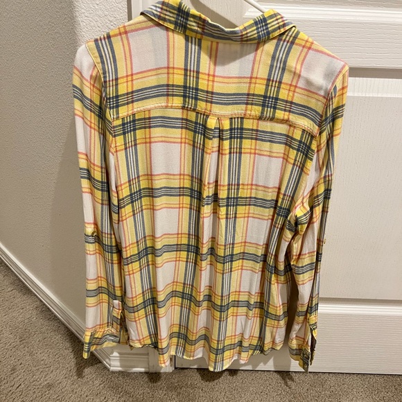 V-neck button down - Picture 2 of 3